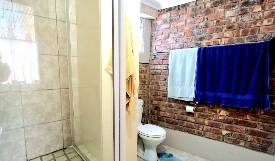 7 Bedroom Property for Sale in Heather Park Western Cape